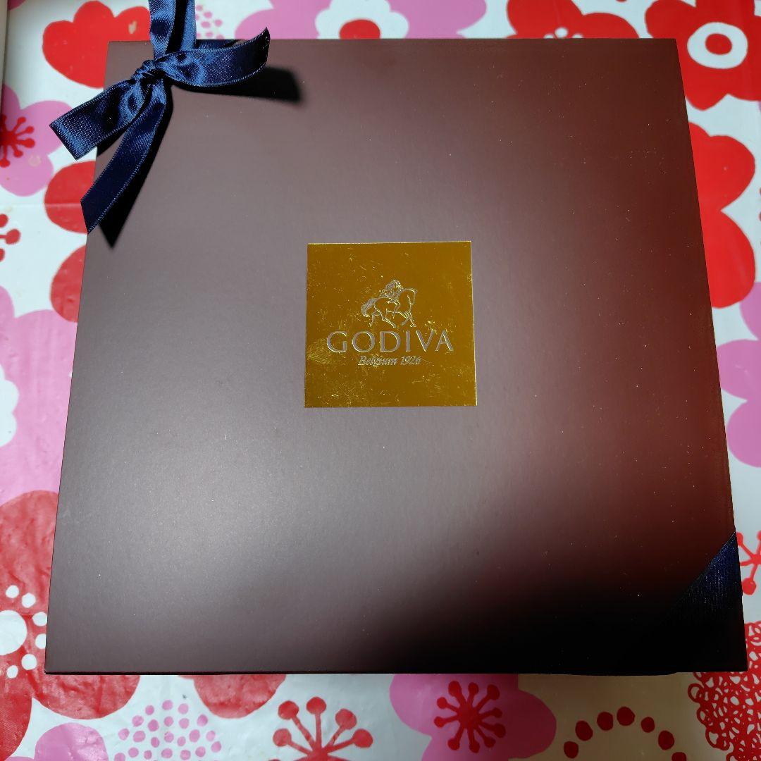 GODIVA ラグジュアリー ボックス チョコ75粒／フールセックサレ14枚