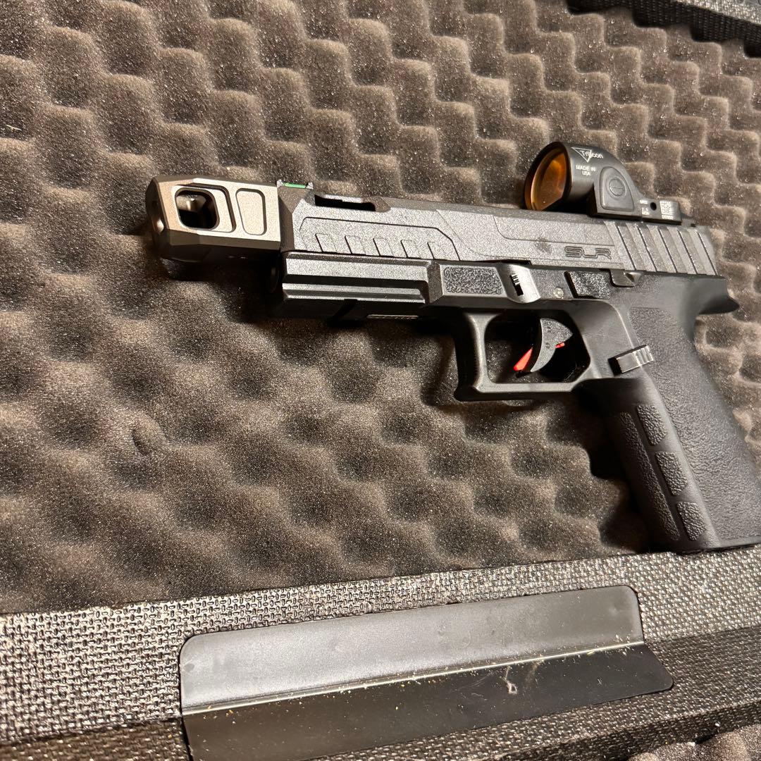 運*官様 【注意事項あり必ずご確認を】Carbon8 STRIKER NEUN9