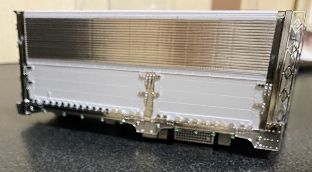 デコトラプラモデル。4t用フレーム幅アオシマ製造りボディ