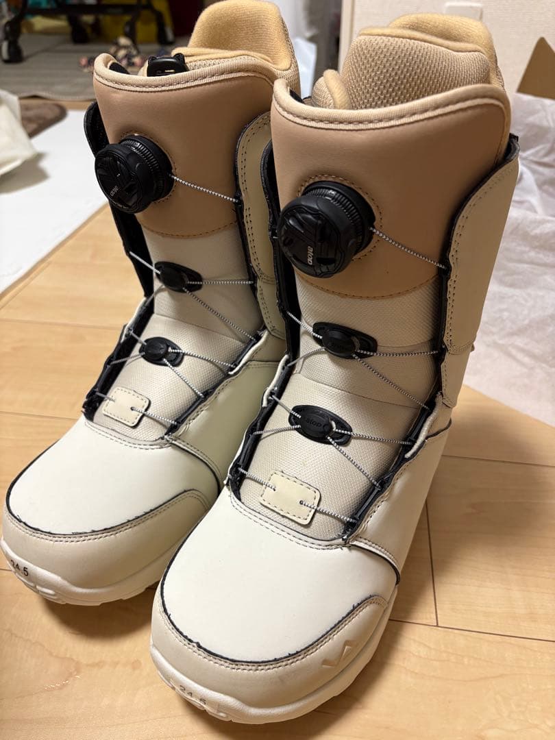 女性用スノーボードブーツ　ビジョンピークス 24.5 新品、未使用