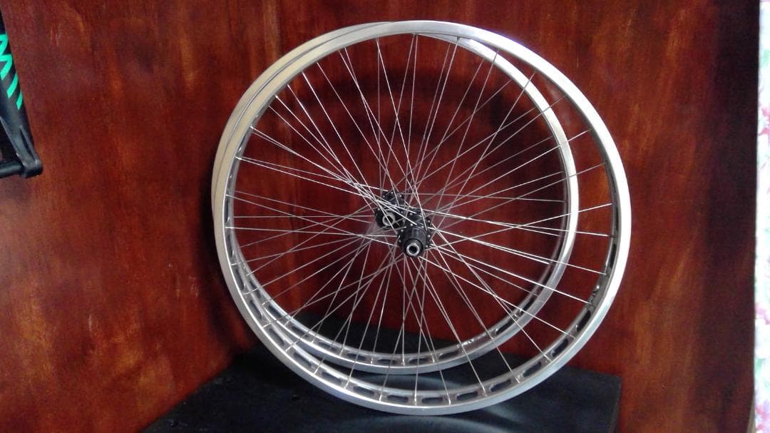 希少 SURLY RABBIT HOLE Shimano ハブ 29 ホイール
