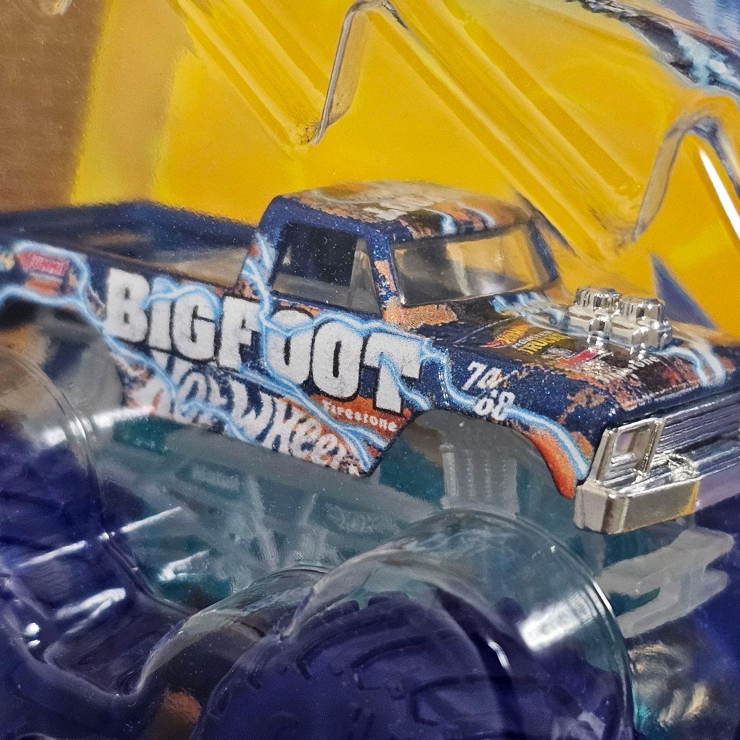 ホットウィール　モンスタートラック　ビッグフット　クリアーカラーバージョン