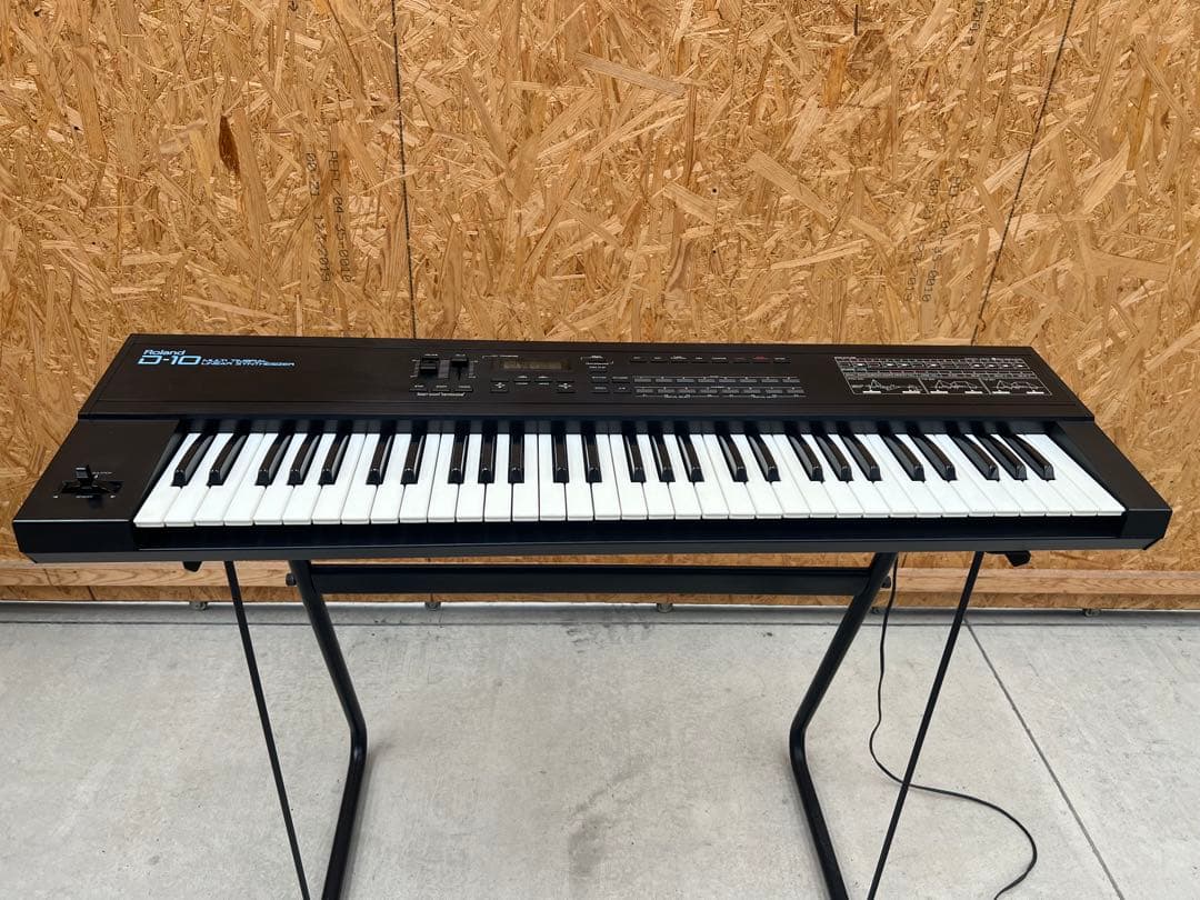 Roland D-10 ローランド　シンセサイザー　スタンド付き