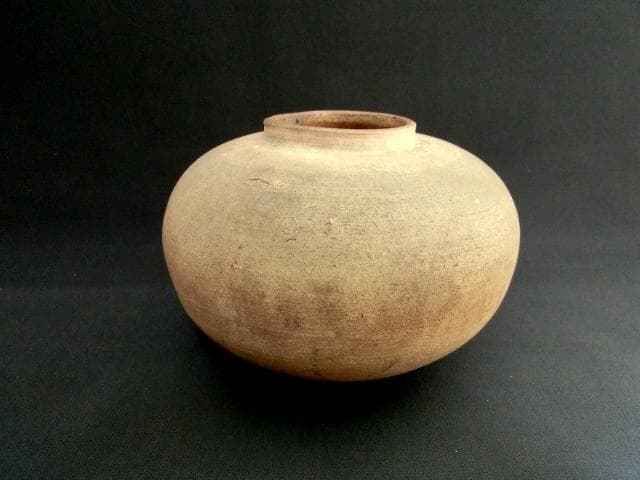 壷■かなり時代の有る古い白土の丸壺 自然釉 古玩 唐物 中国 時代物 骨董品■