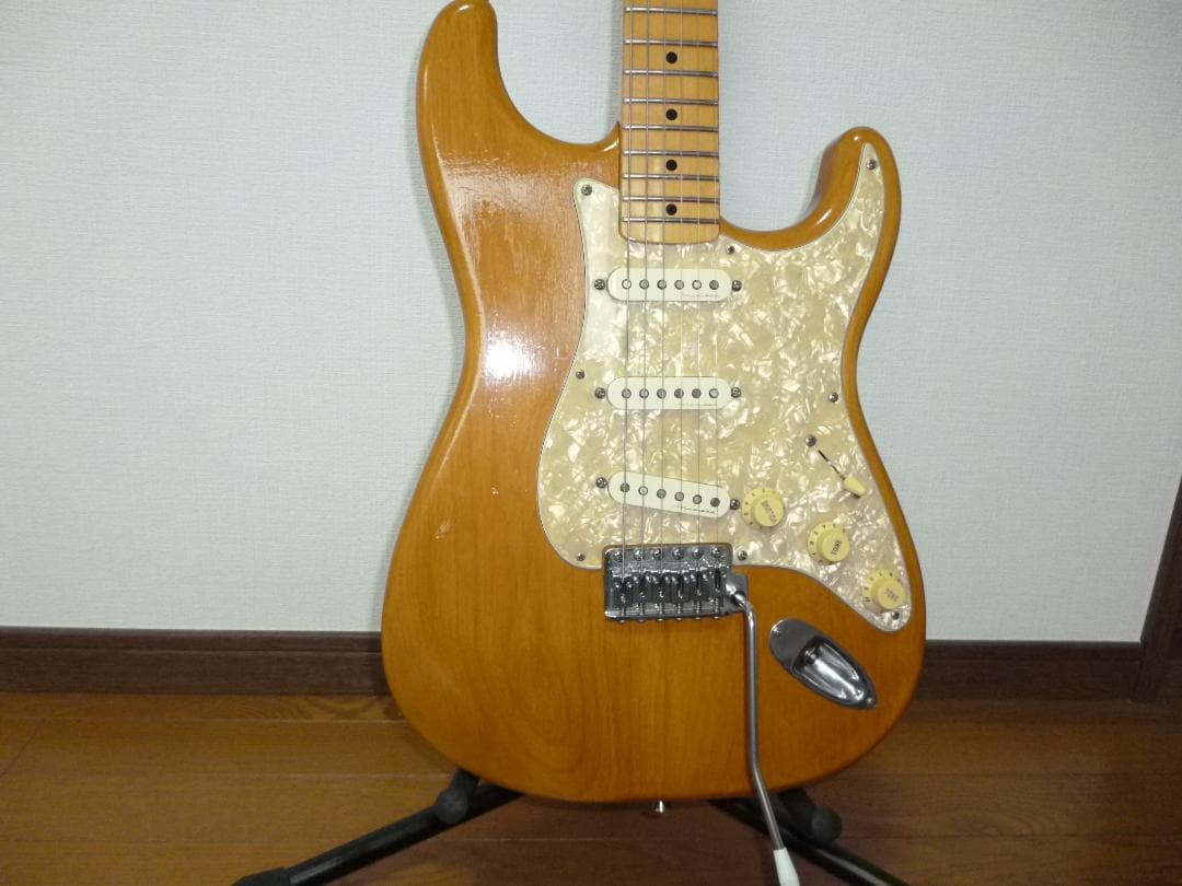 最終値下げ‼️Fender Japan ストラトTシリアル 新品ケース付　美品！