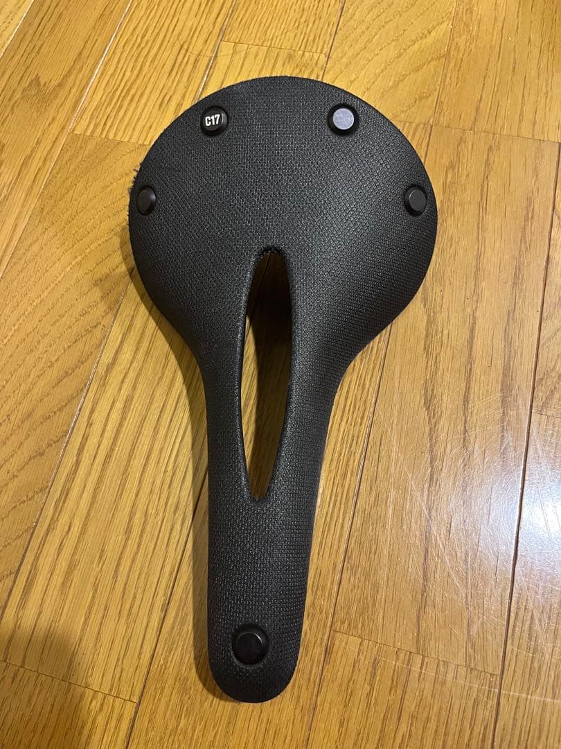 ブルックス カンビウムC17オールウェザー