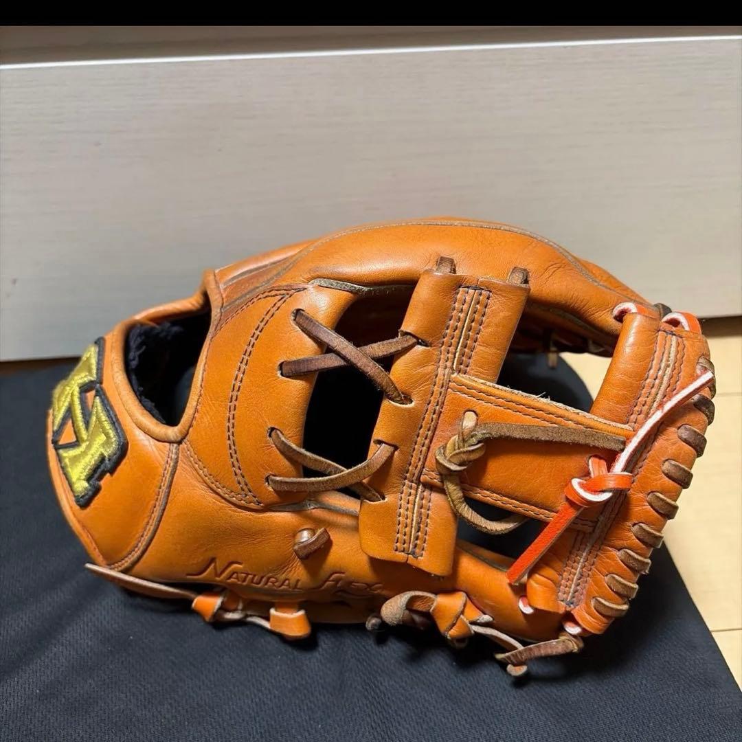 ハイゴールド内野手用グラブ