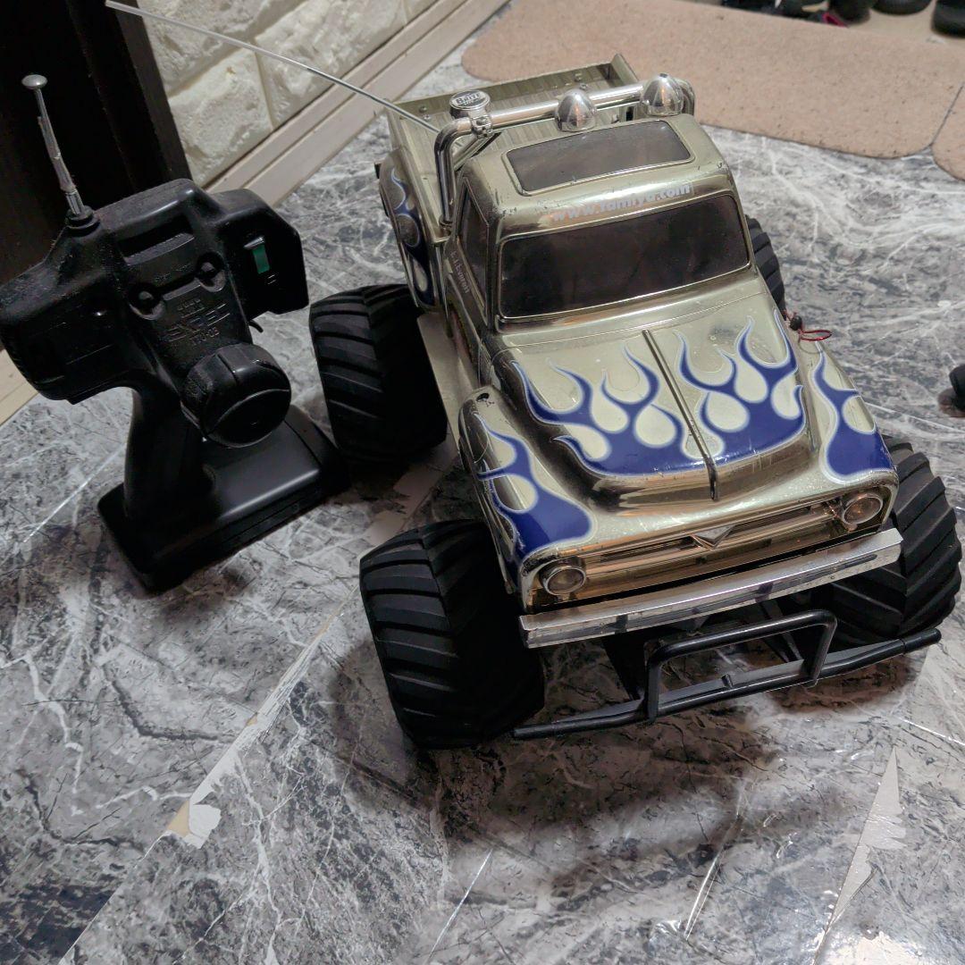 TAMIYAモンスタートラック 7.2vラジコン、スピードかなり早いです。