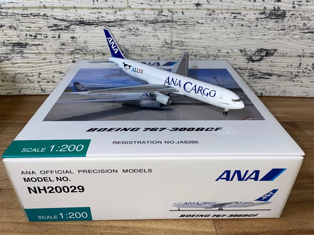 全日空商事 1/200 ANA ボーイング B767-300BCF JA8286