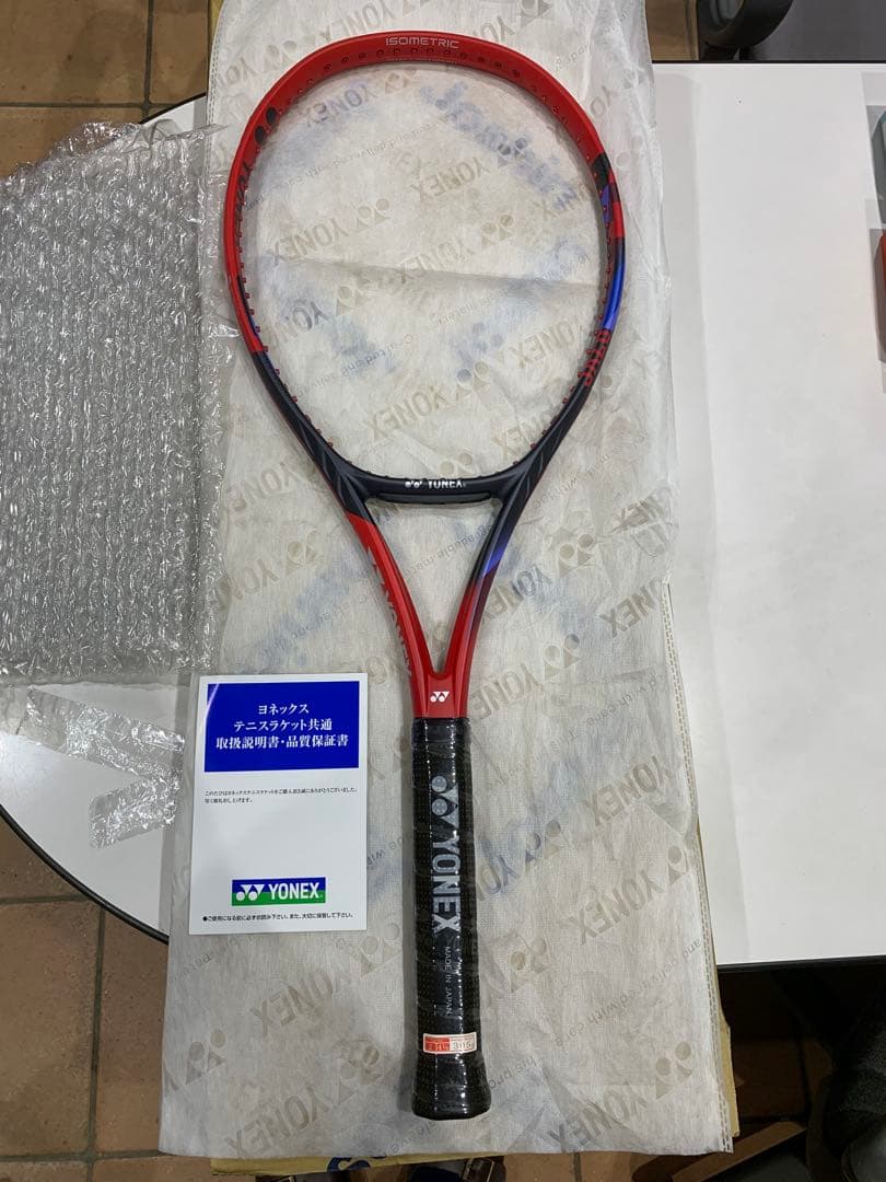 硬式テニスラケット ブイコア98YONEX新品