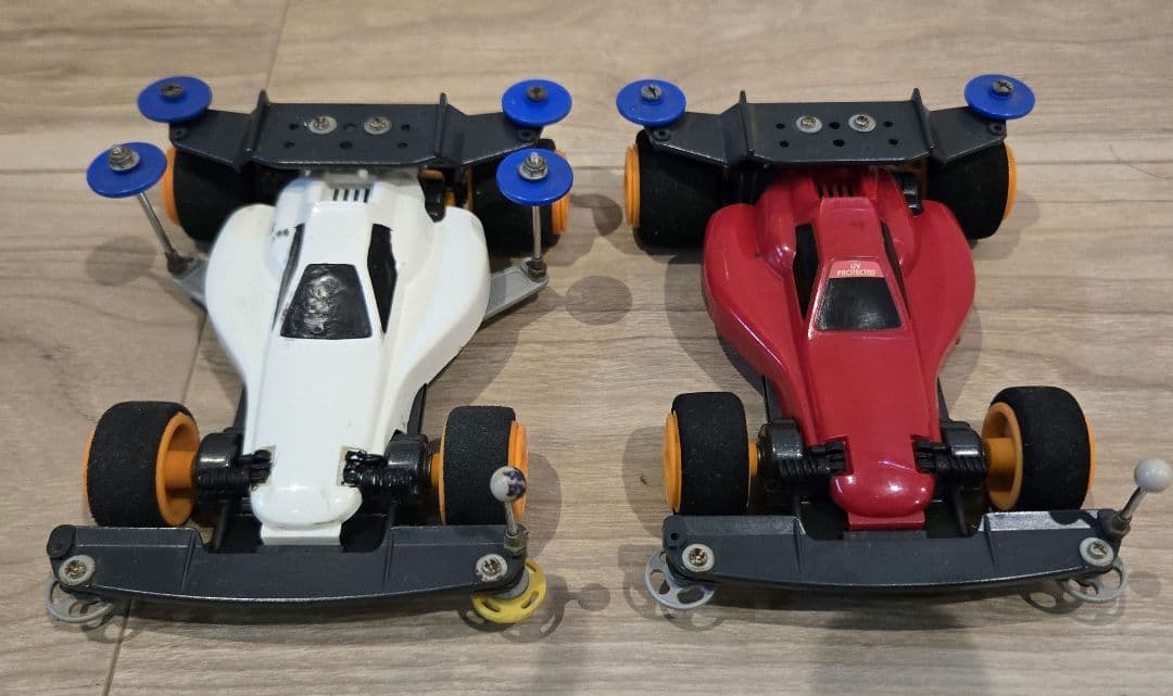 ミニ四駆　アスチュート　赤白2台　ジャンク