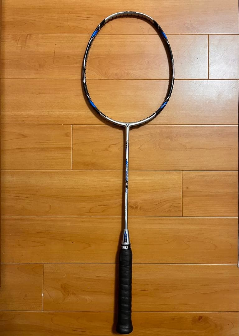 「4U Victor Meteor X70」バドミントンラケット