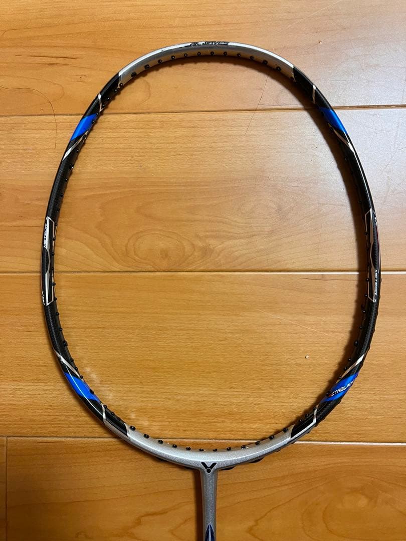「4U Victor Meteor X70」バドミントンラケット