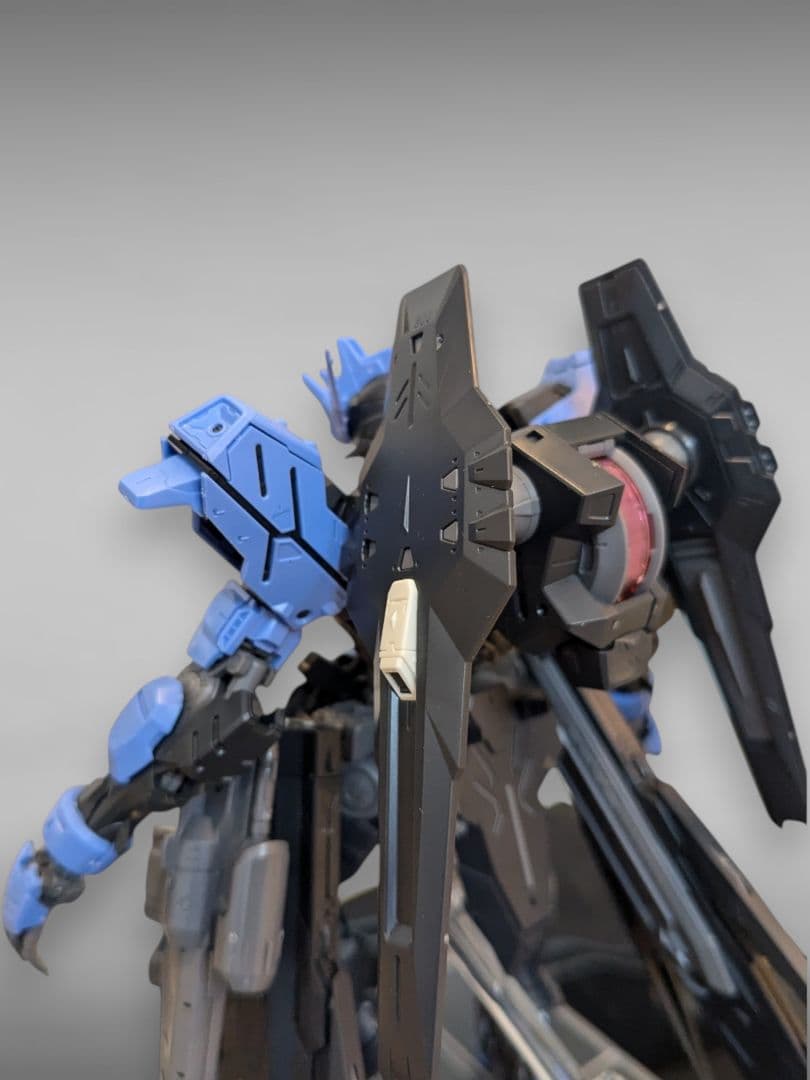 MG鉄血オルフェンズ 1/100 ガンダム ヴィダール