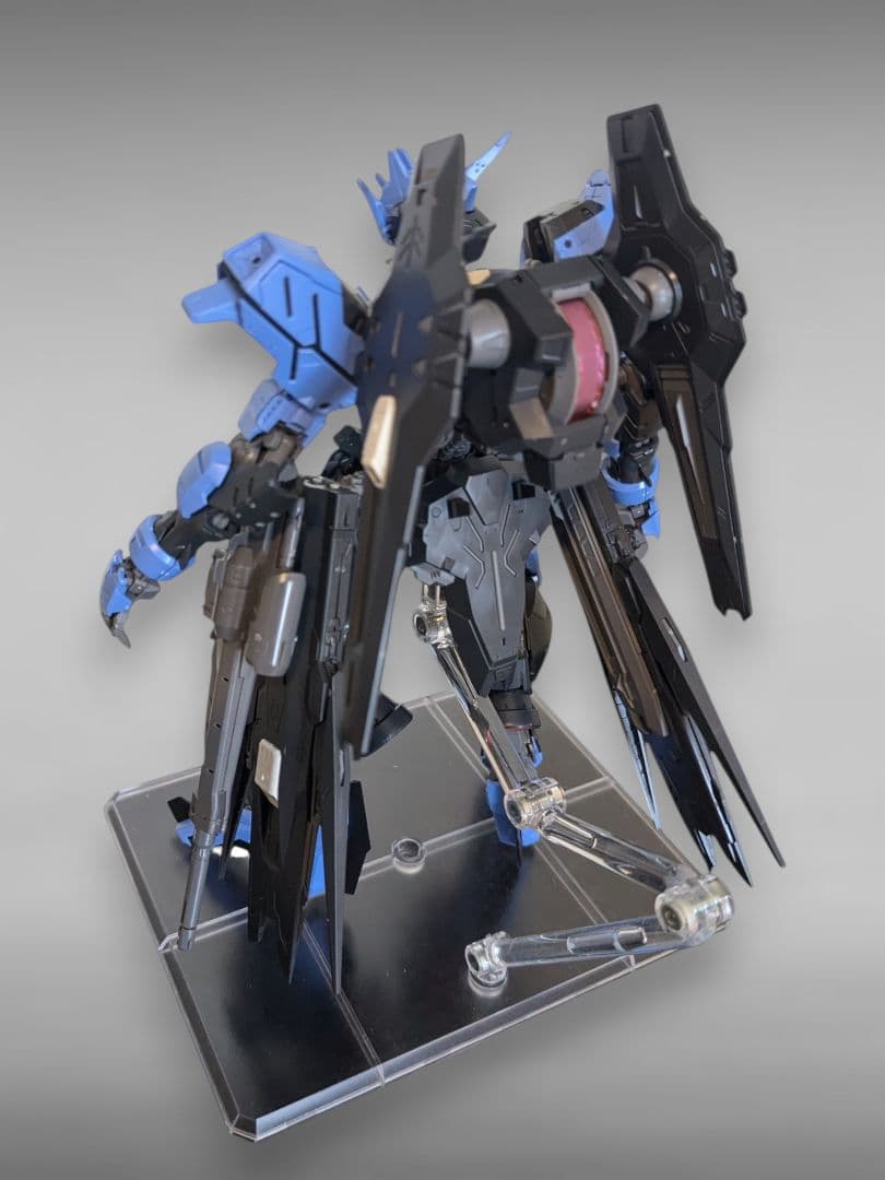 MG鉄血オルフェンズ 1/100 ガンダム ヴィダール