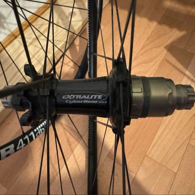 1300g程度 軽量ホイール 最軽量ハブ EXTRALITE CYBERハブ