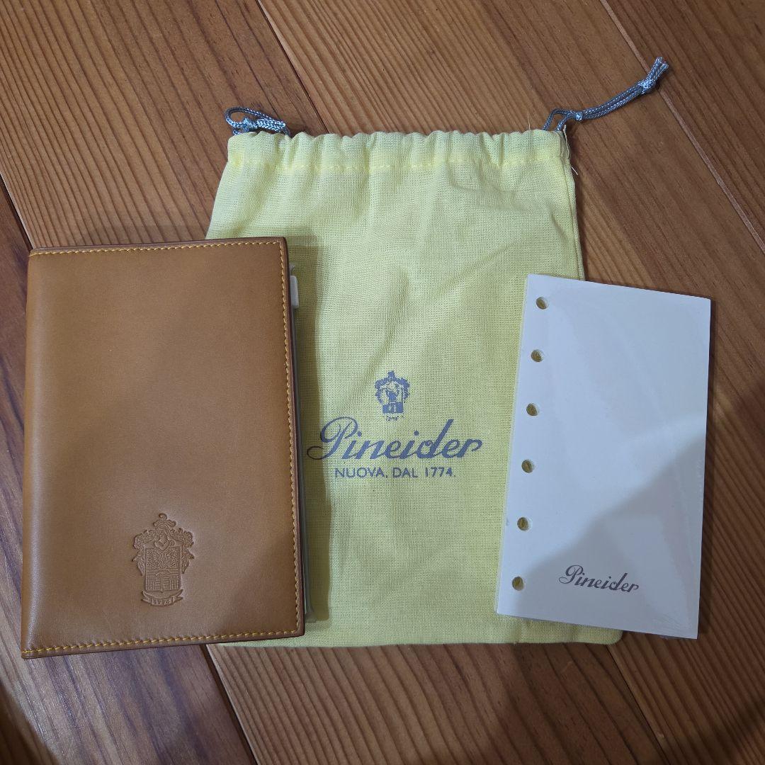 美品pineider ピナイダー手帳&リフィル