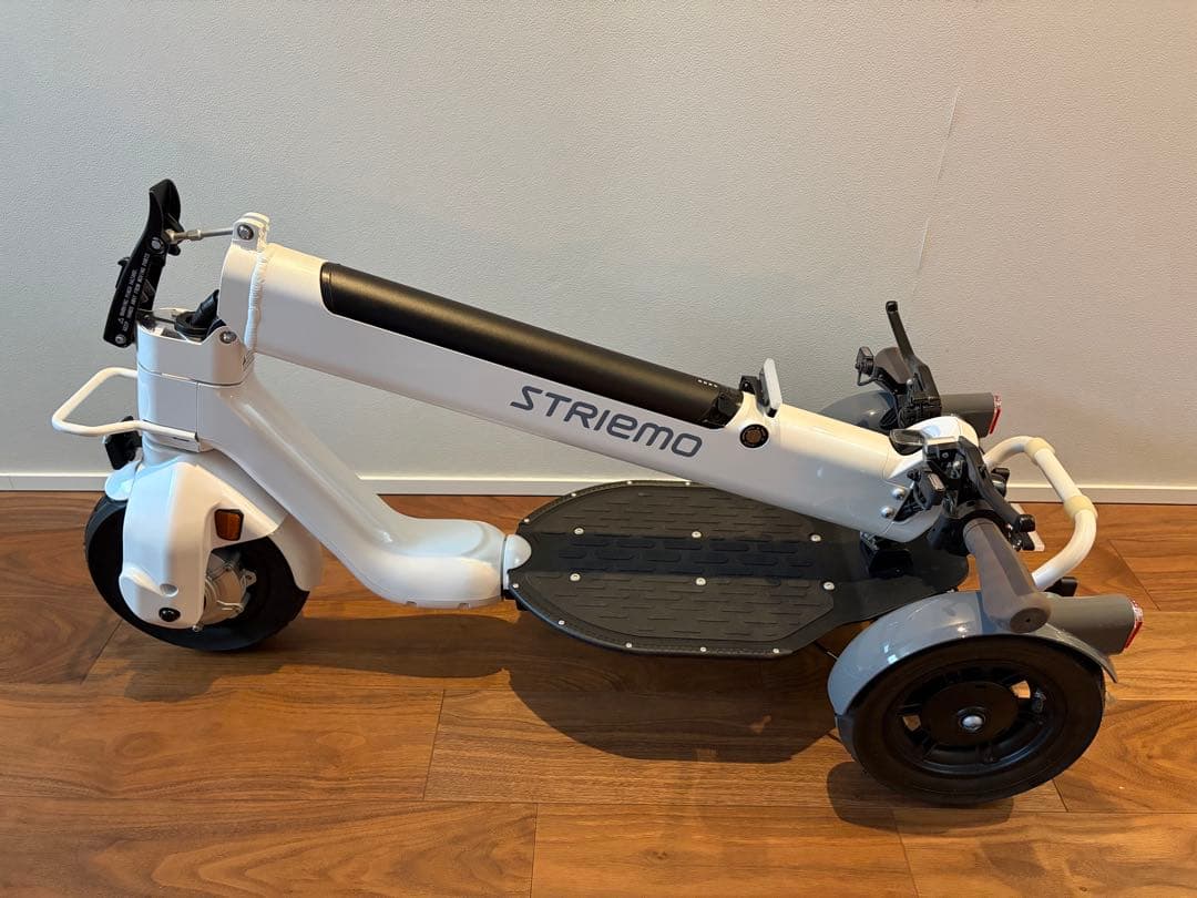 STRIEMO ストリーモ S01JT 電動 公道走行可 初回抽選モデル 3輪
