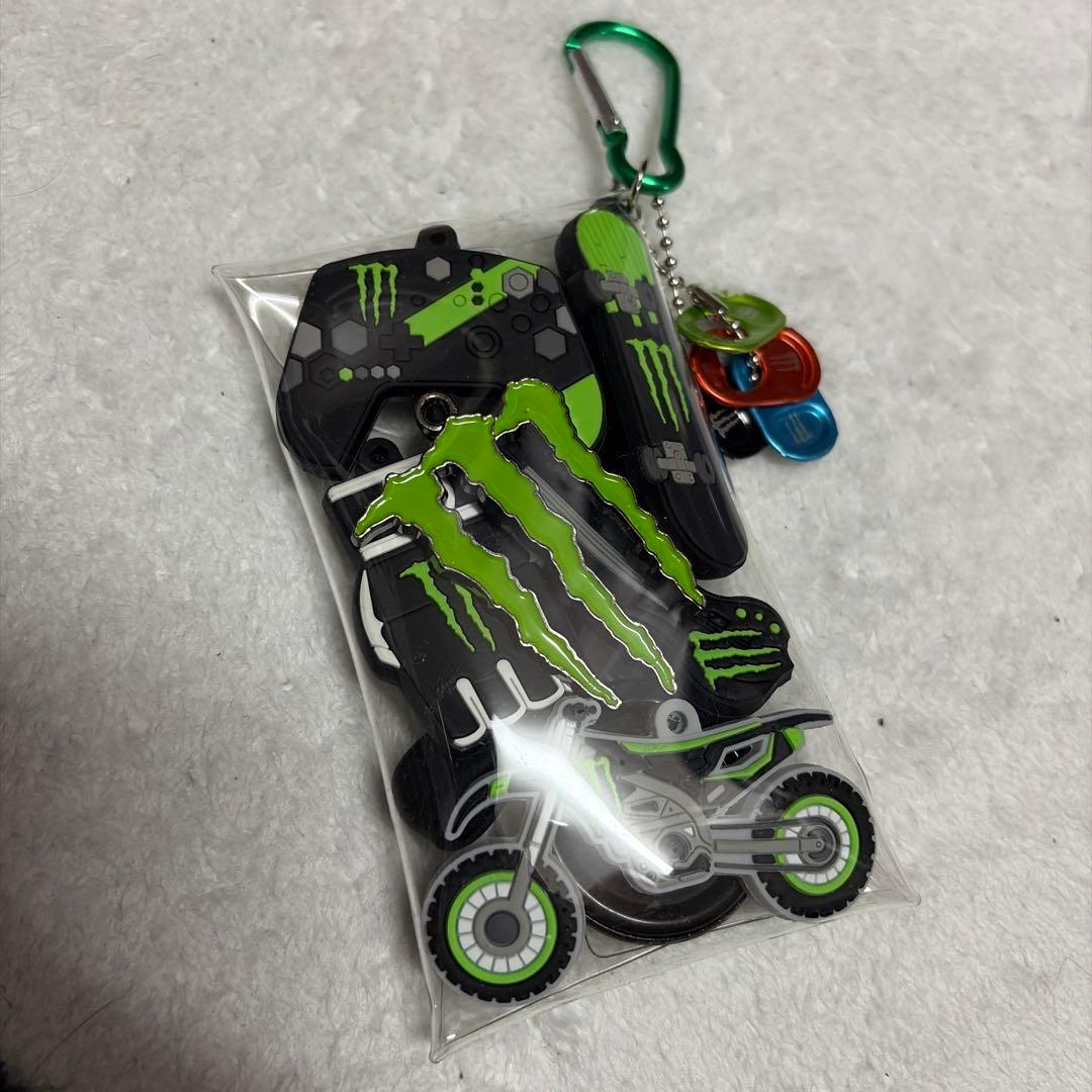 MONSTER ENERGY 詰めポーチ