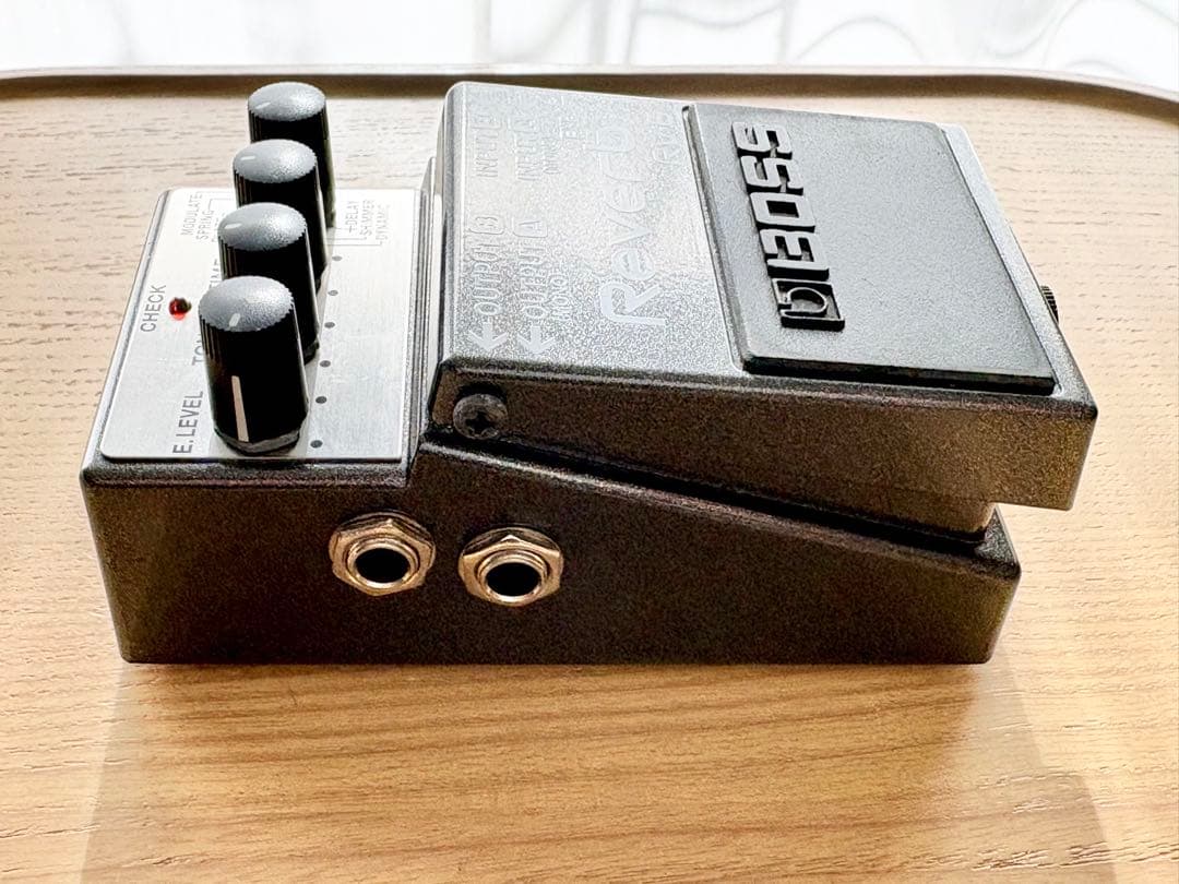 【美品】BOSS RV-6 リバーブ　ギターエフェクター