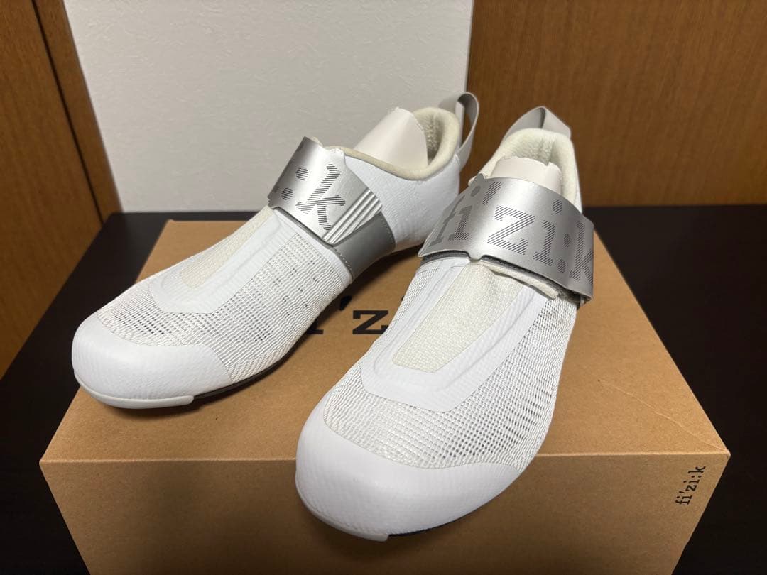 ウェア fizik TRANSIRO HYDRA AEROWEAVE CARBON