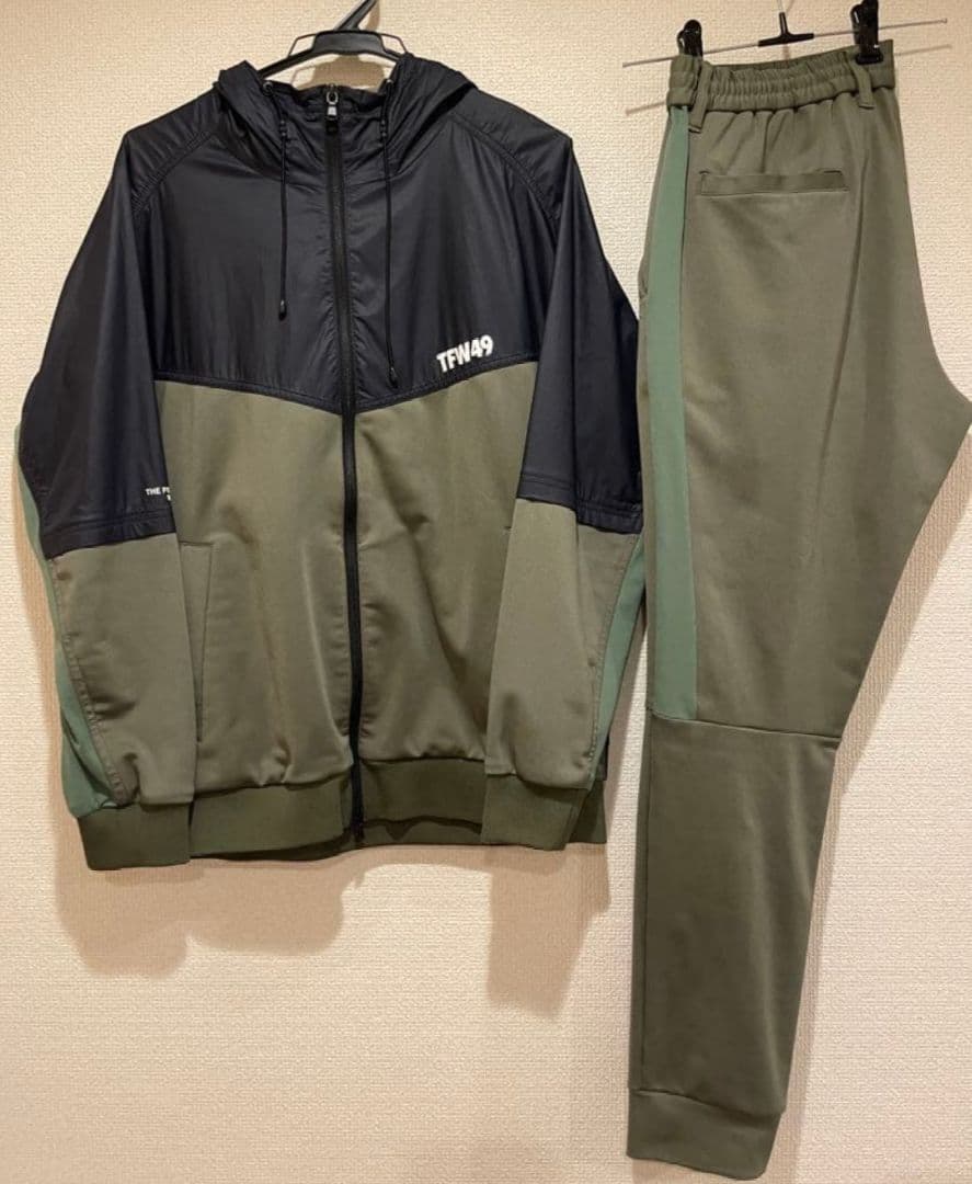 TFW49　メンズ　ゴルフウェア　セットアップ　GOLF　カーキ