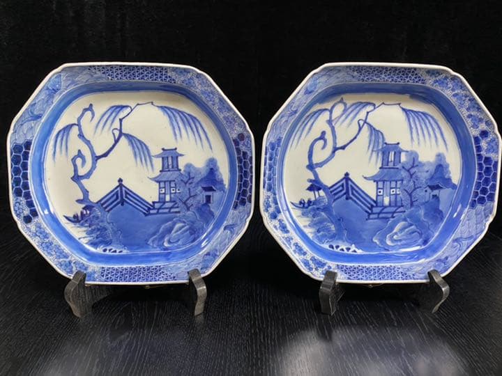 古伊万里　染付け変形皿　風景画　２客揃