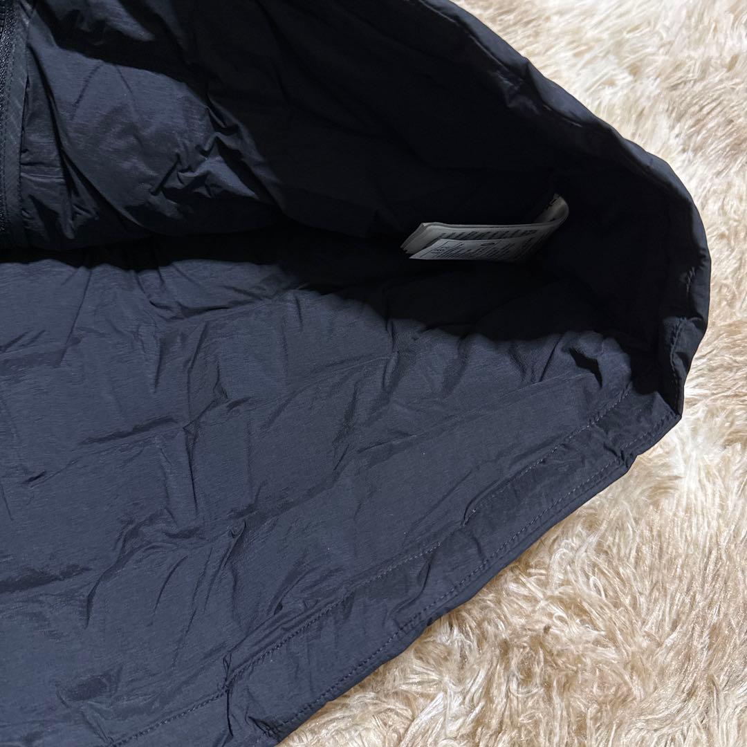 新品タグ付きAdidas黒のノースリーブダウンキルティングベスト