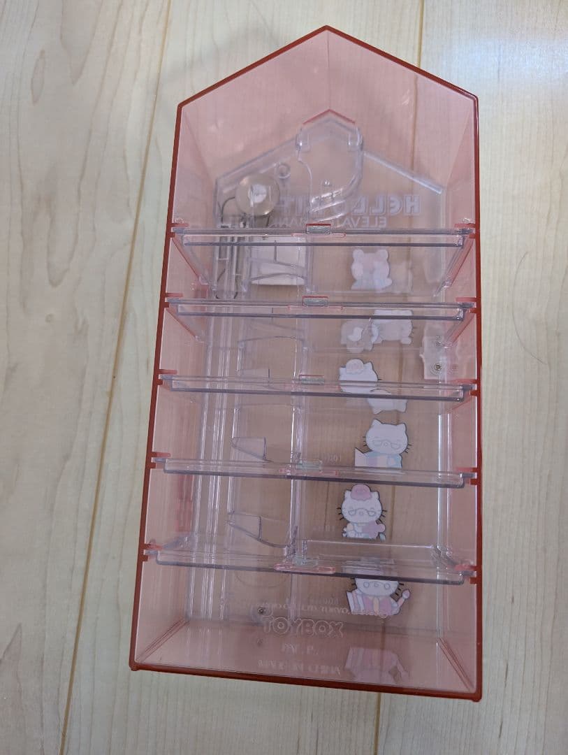 HELLO KITTY エレベーターバンク　箱つき