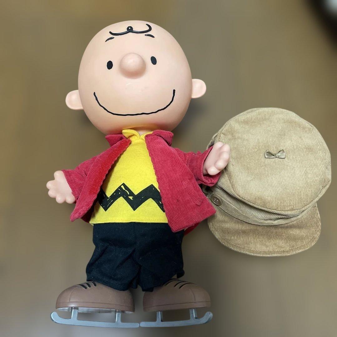 チャーリー・ブラウン ぬいぐるみ スケート靴付き
