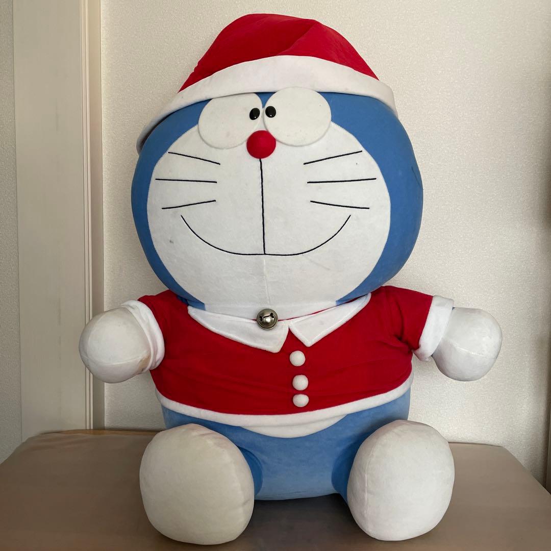 ドラえもん　巨大ぬいぐるみ