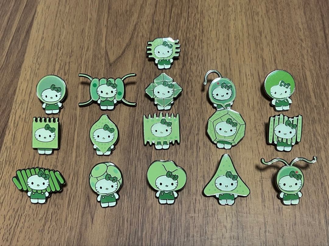 万博 Hello Kitty x Algae ピンバッジ 17個セット