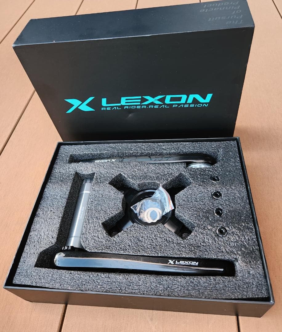 【新品】LEXON カーボンクランク 167.5mm DUB規格