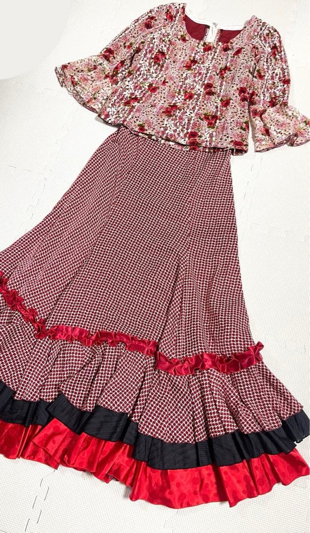 フラメンコ　ダンス衣装　トップス　スカート セットアップ　ドレス　薔薇柄