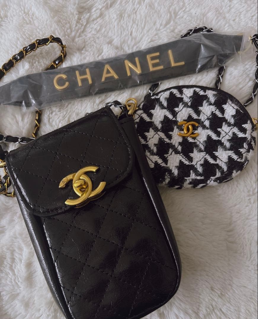 ノベルティースマホショルダーCHANELポーチ付き