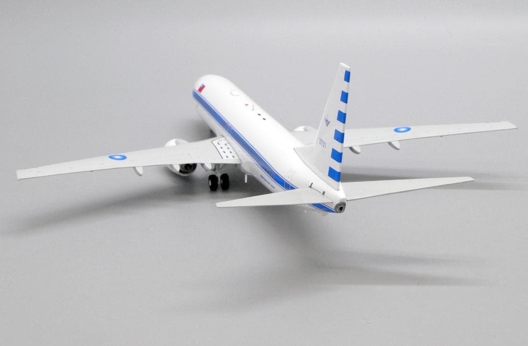 台湾空軍 737-800 3701 1/200