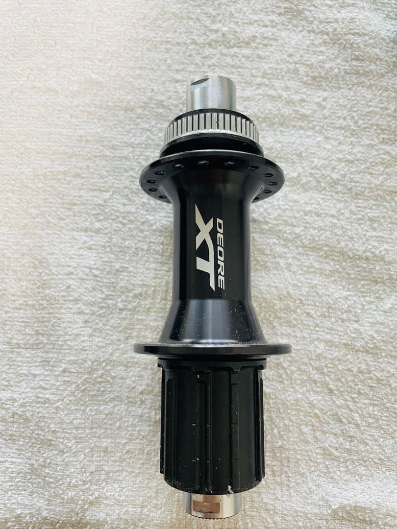 shimano FH-M8010-B XT ハブ　boost 32H
