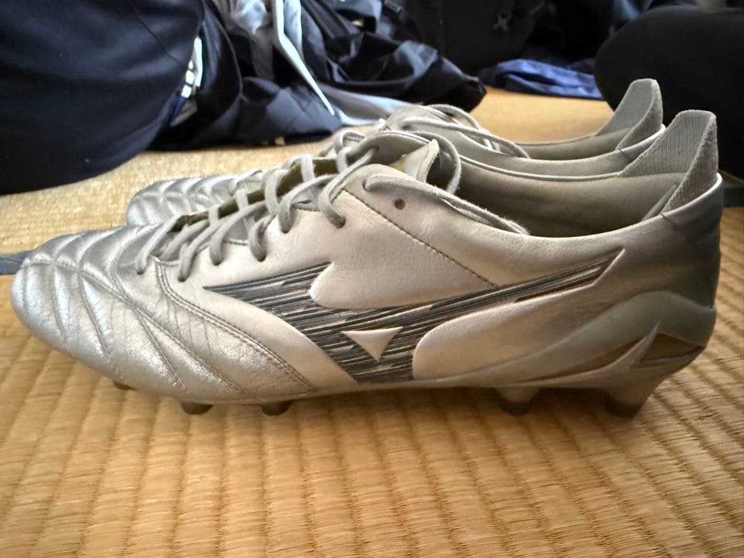 Mizuno モレリアネオ4シルバー