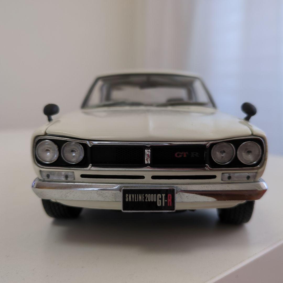 スカイライン2000ＧTR　1/18スケール　ホワイト
