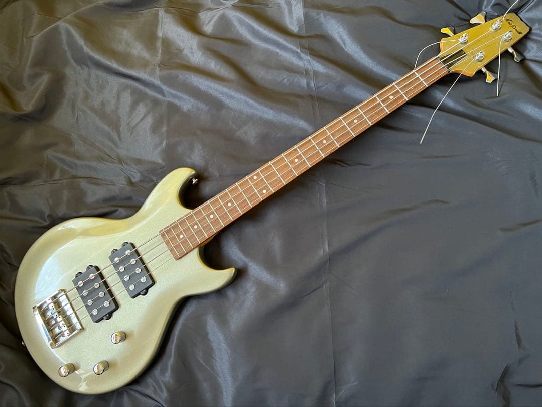 Aria Pro II CSB タイプメタリカエレキベース完動品　ケース付美品