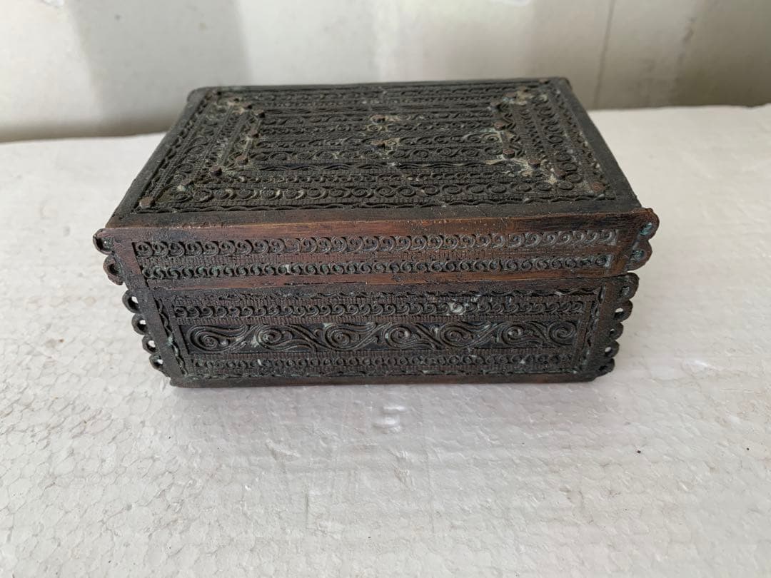 古銅製 細密文 宝箱 置物 小物入れ