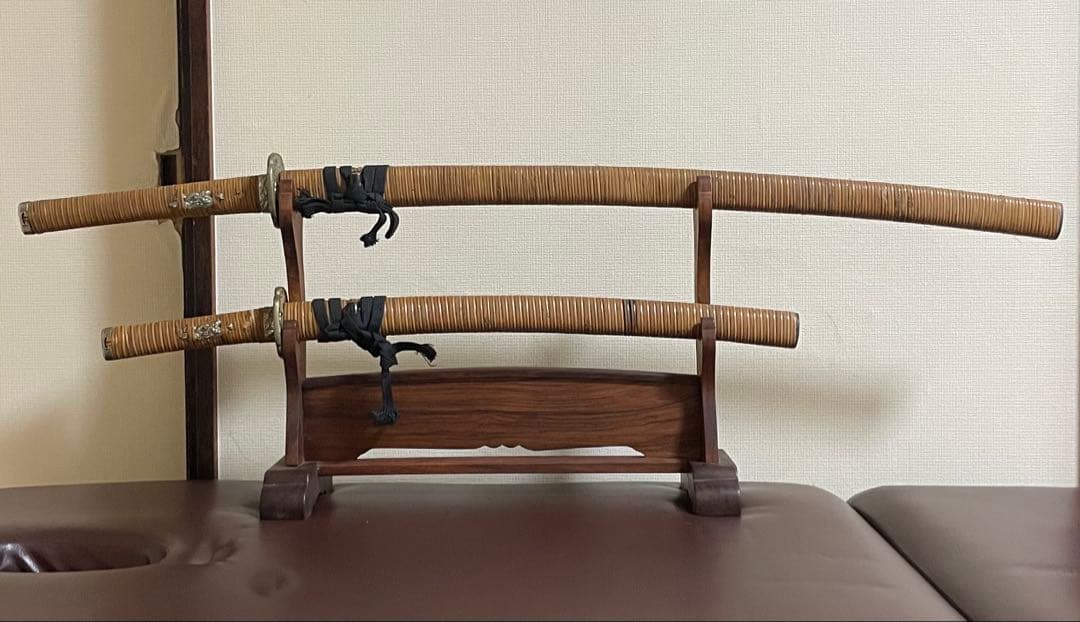模造刀　小柄　太刀　脇差　刀掛け　武具　B591