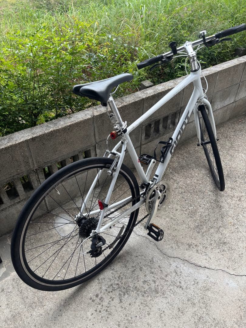 【引き取り　名古屋限定】GIANT ESCAPE R3 Ｍサイズ白色