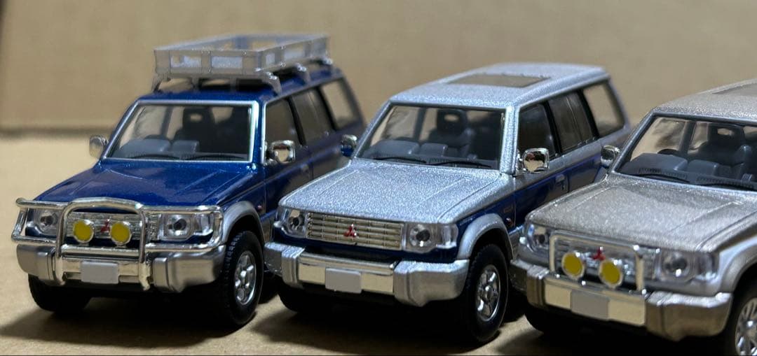 トミカリミテッドヴィンテージネオ 三菱パジェロ ミッドルーフワイド 3台セット