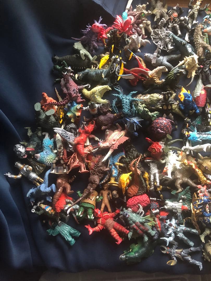 ウルトラマン　怪獣　HGシリーズ　ガシャポン
