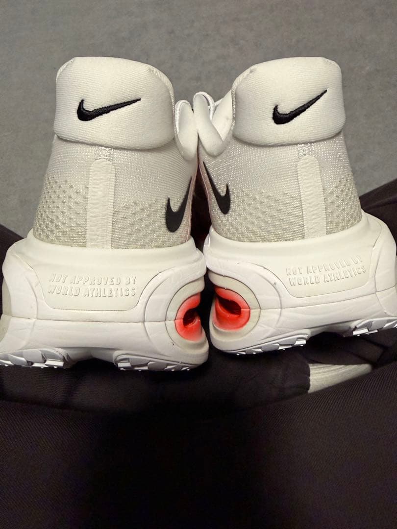 ウォーキング・ランニングウェア Nike Vomero Premium White/Bright Crimson
