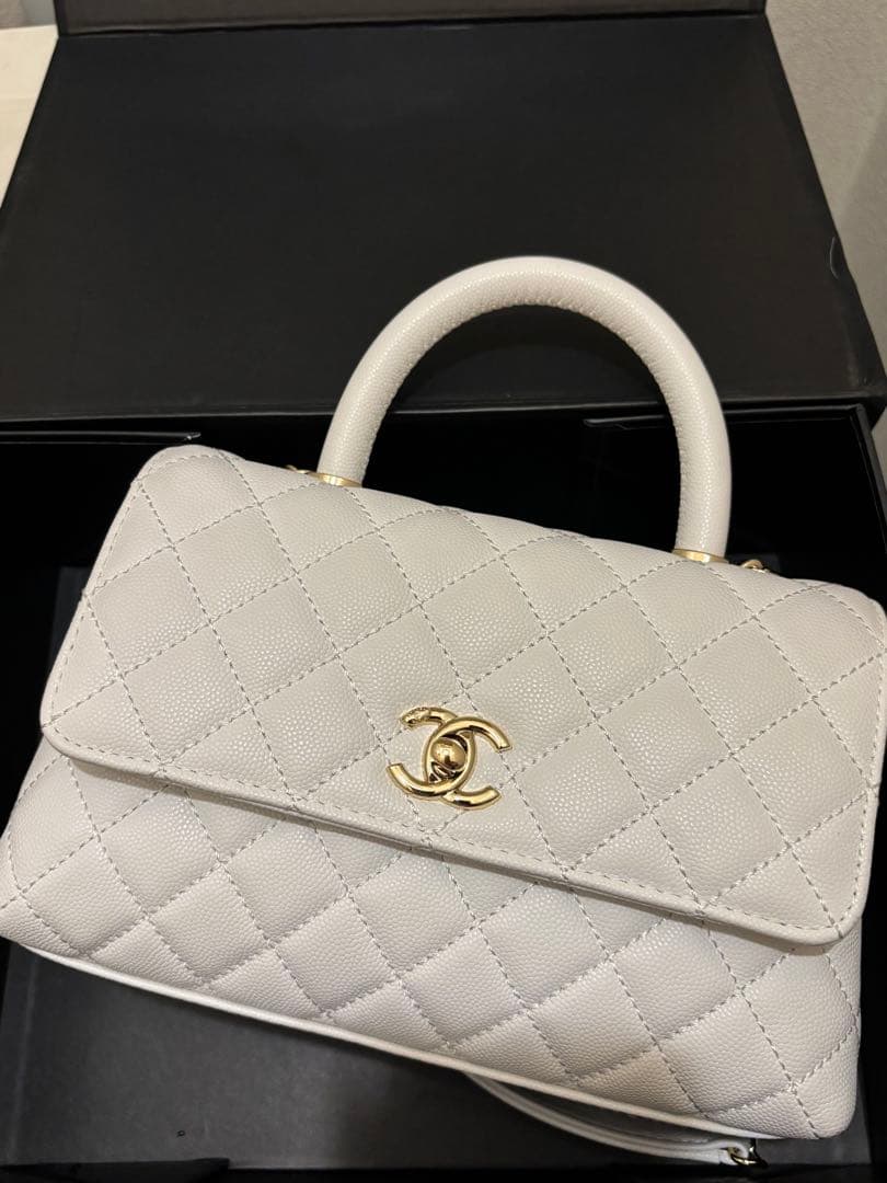 CHANEL ホワイト ショルダーバッグ ノベルティ