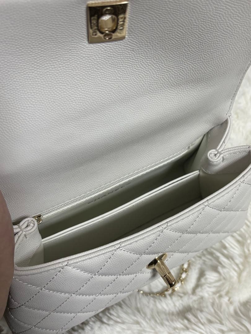CHANEL ホワイト ショルダーバッグ ノベルティ