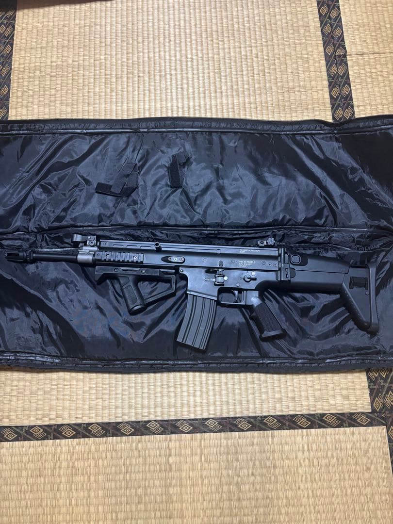 東京マルイ 次世代電動ガンSCAR-L CQC グリップ、ガンケース付き