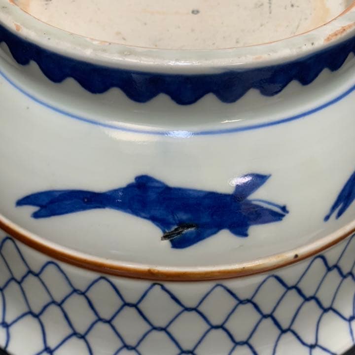 古伊万里網目文染付鉢　鯉　皿